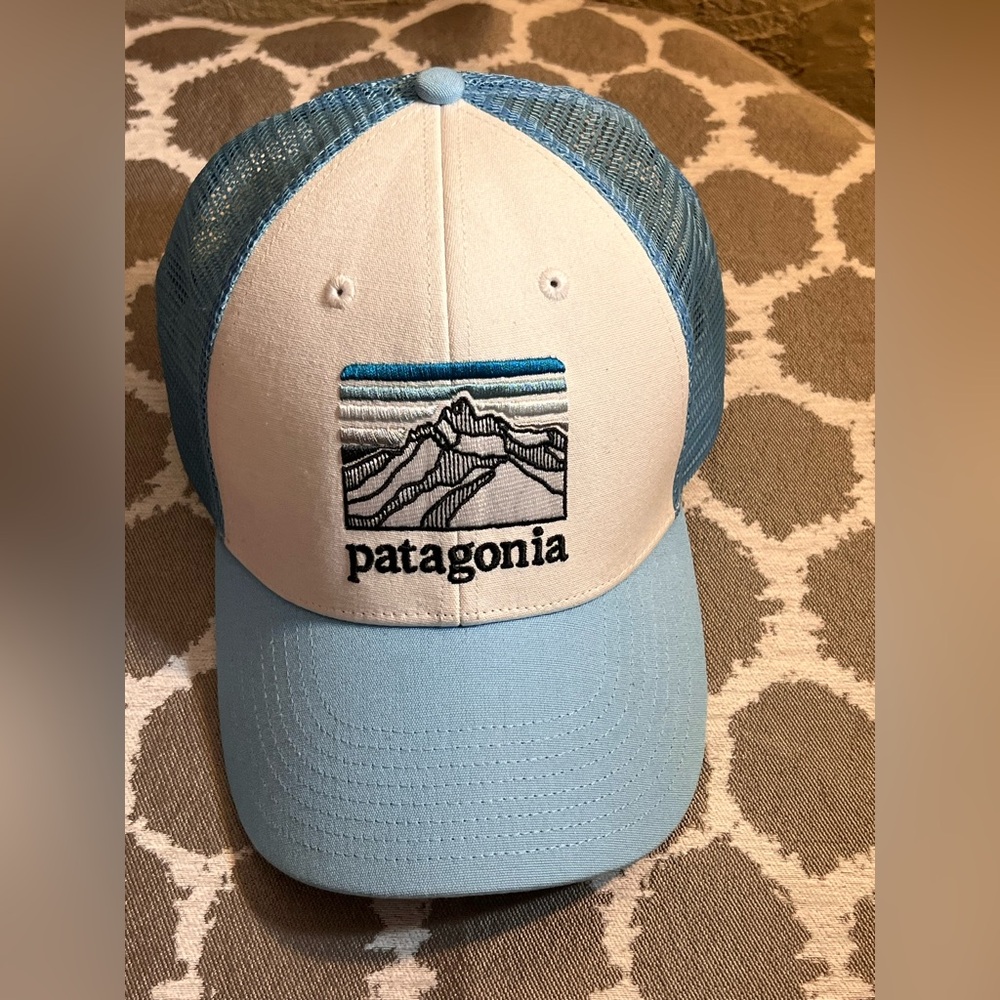 Patagonia Line Logo Blue and White Trucker Hat
Unisex trucker summer outdoor